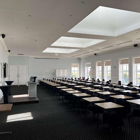 Park Inn By Radisson Shannon Airport Buitenkant foto