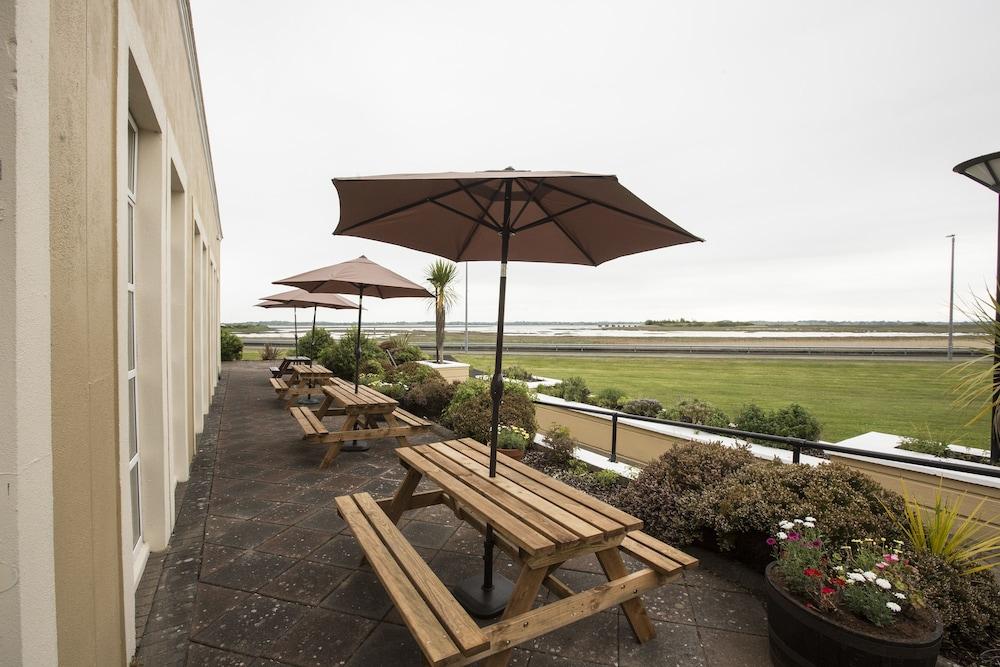 Park Inn By Radisson Shannon Airport Buitenkant foto