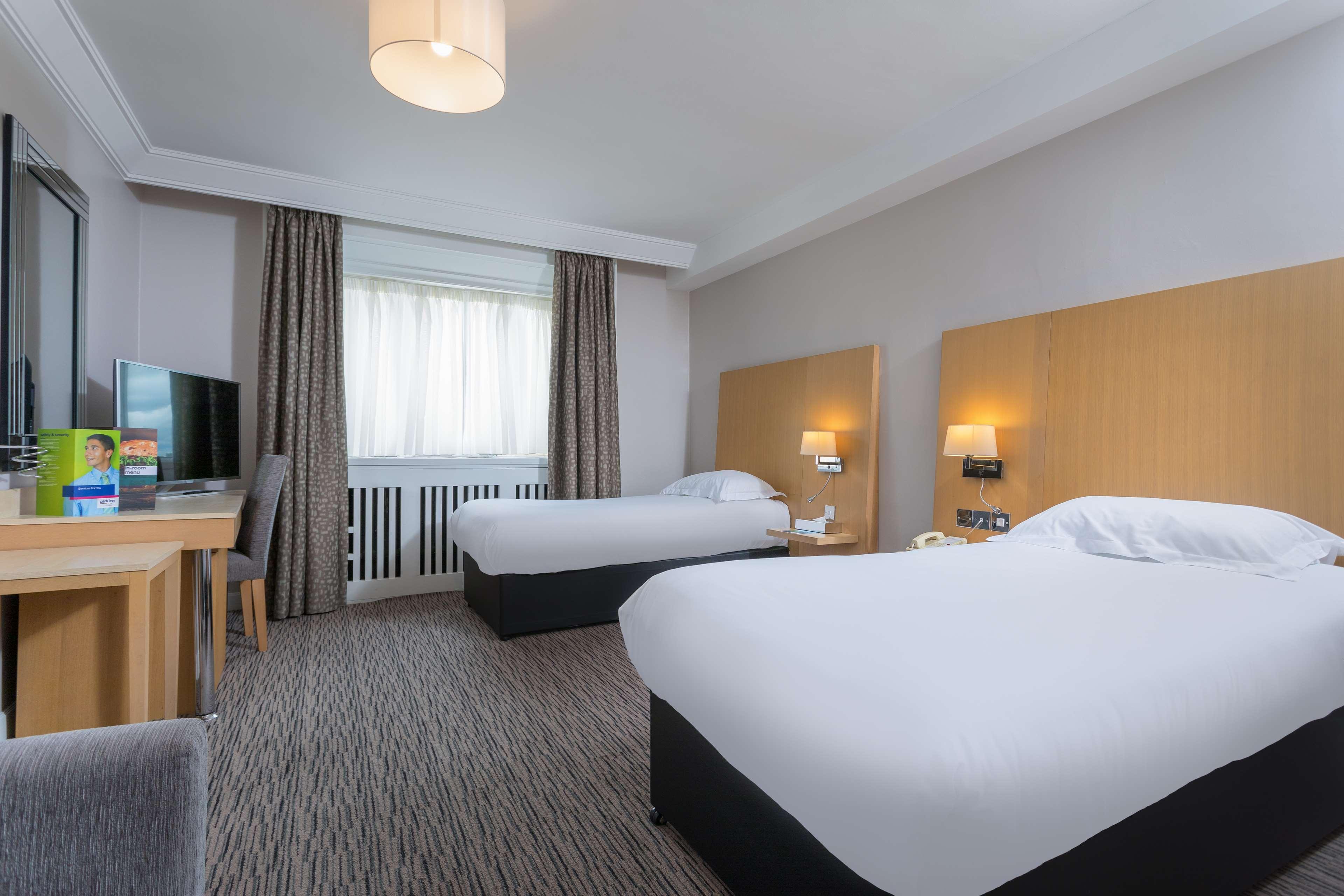 Park Inn By Radisson Shannon Airport Buitenkant foto