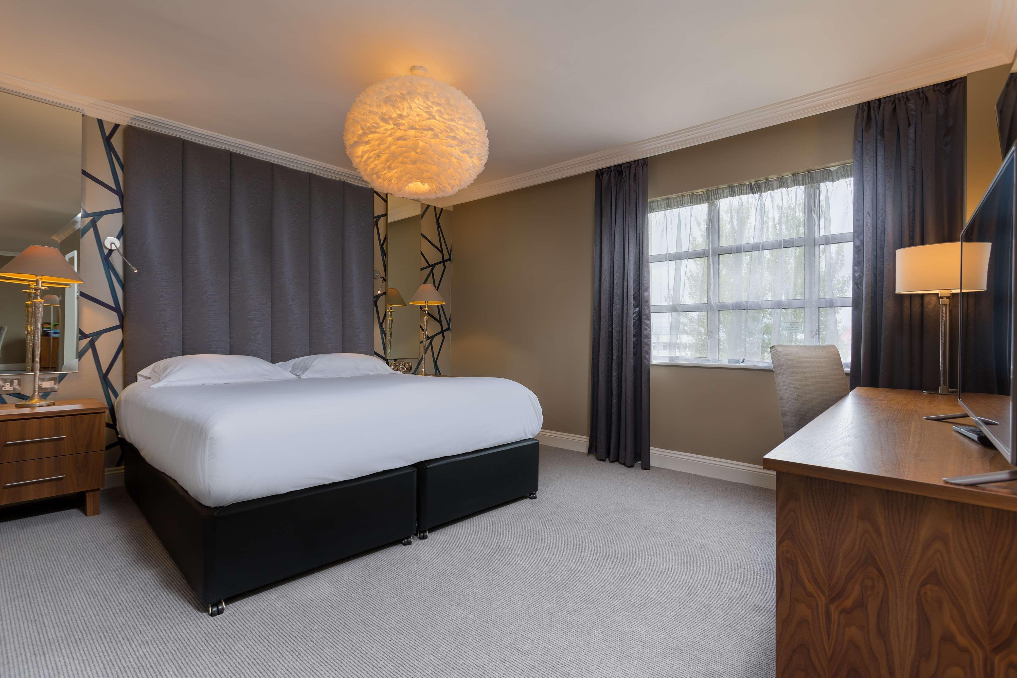 Park Inn By Radisson Shannon Airport Buitenkant foto