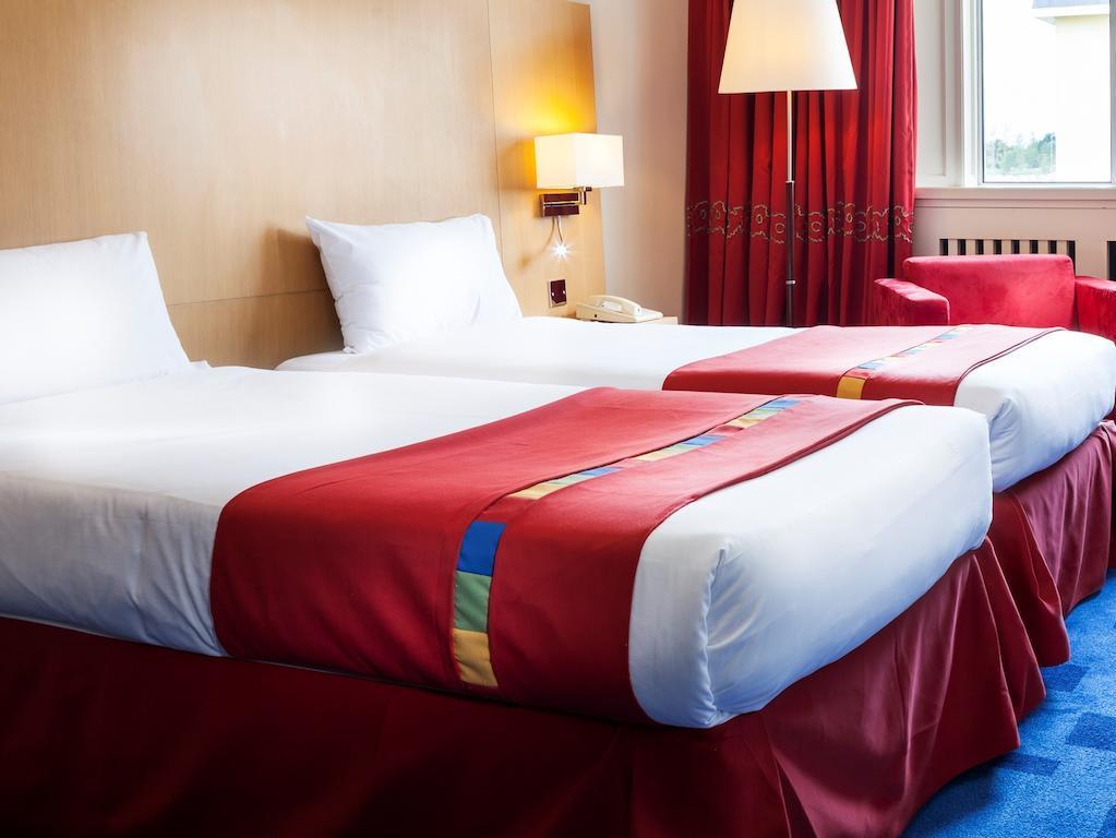 Park Inn By Radisson Shannon Airport Buitenkant foto