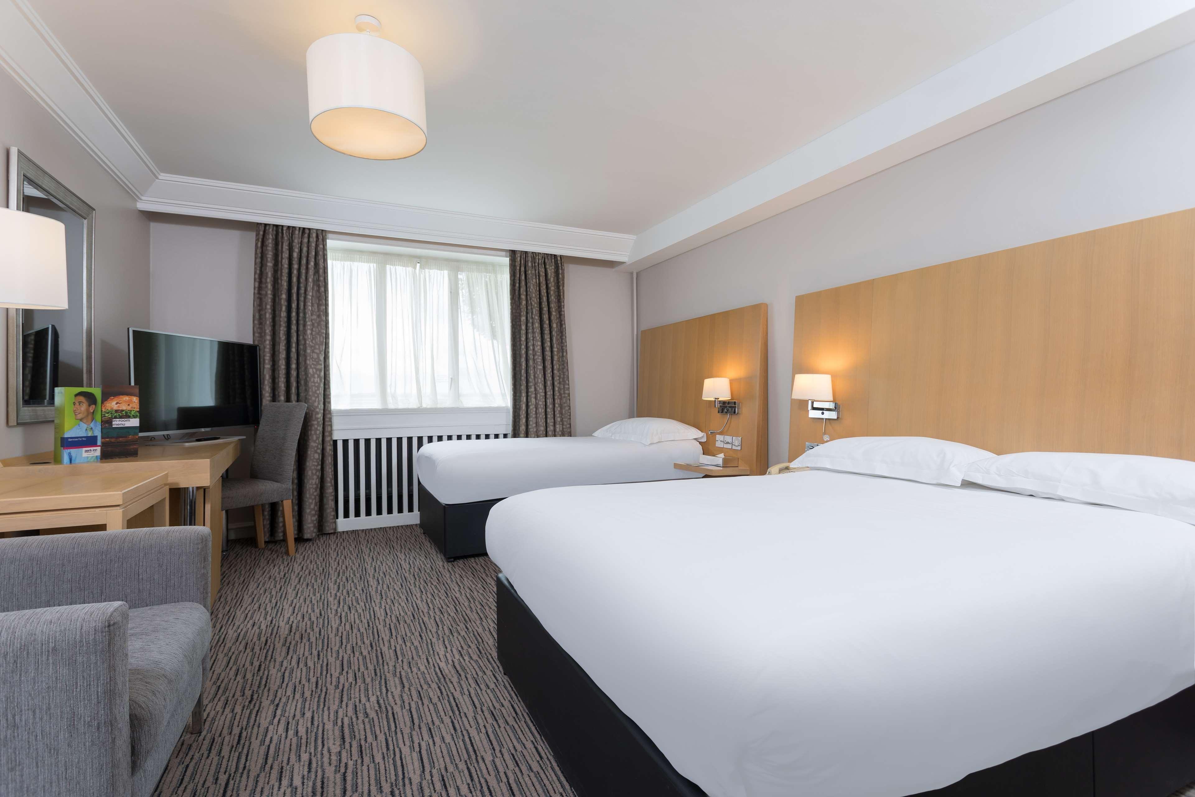 Park Inn By Radisson Shannon Airport Buitenkant foto