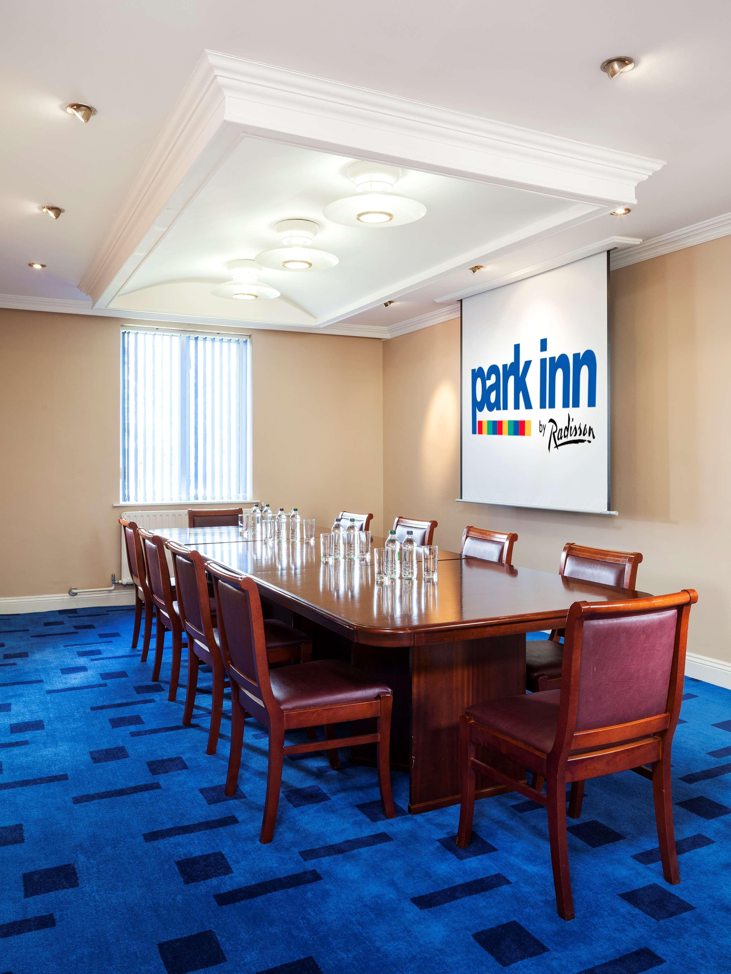 Park Inn By Radisson Shannon Airport Buitenkant foto
