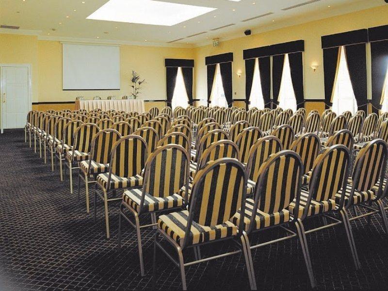 Park Inn By Radisson Shannon Airport Buitenkant foto