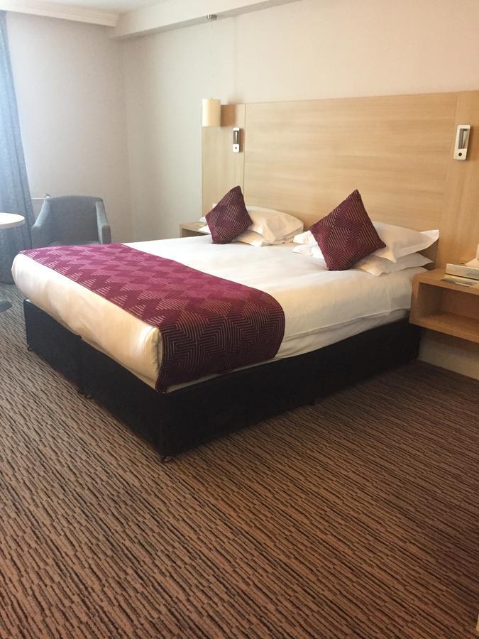 Park Inn By Radisson Shannon Airport Buitenkant foto