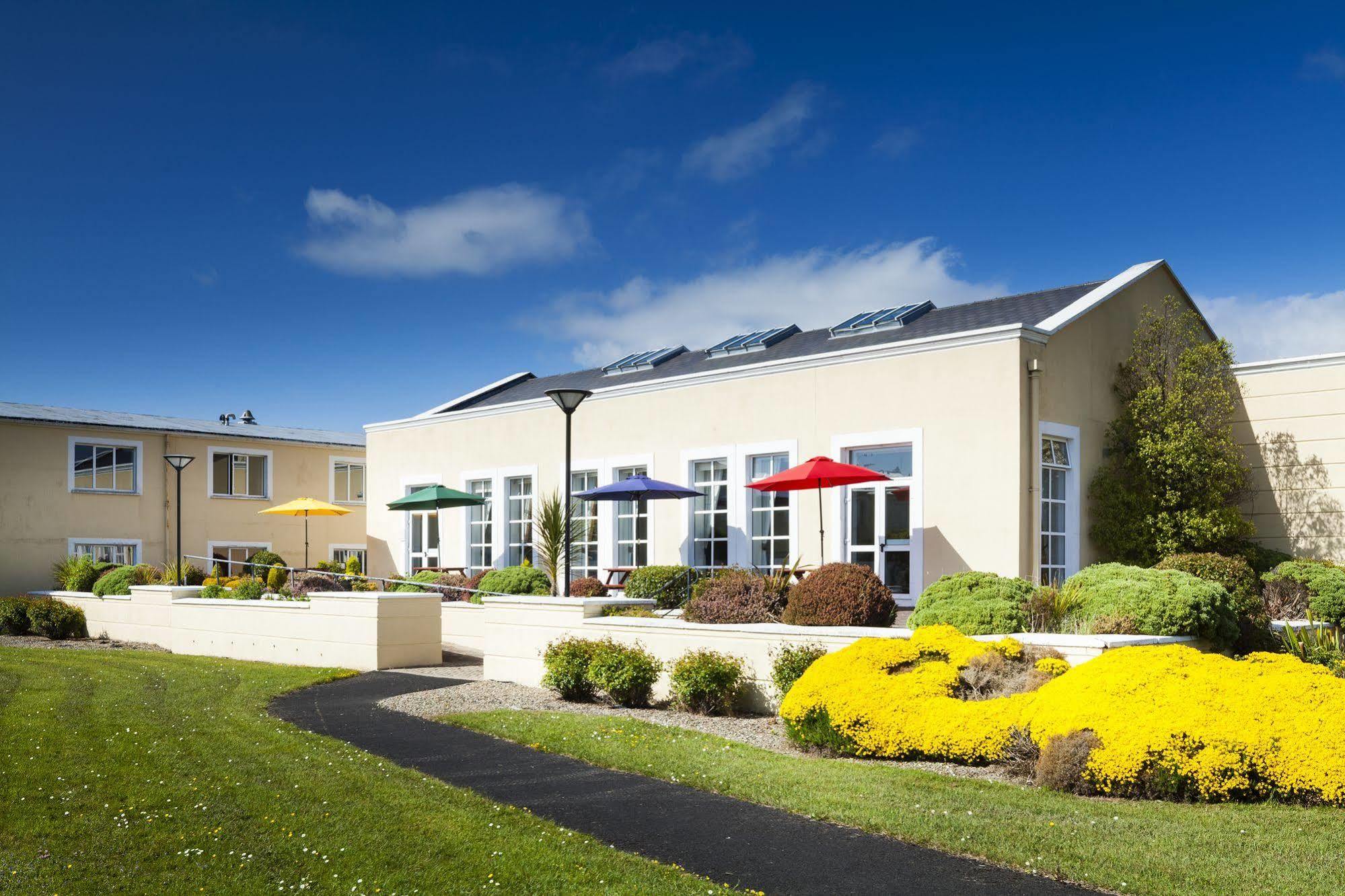 Park Inn By Radisson Shannon Airport Buitenkant foto